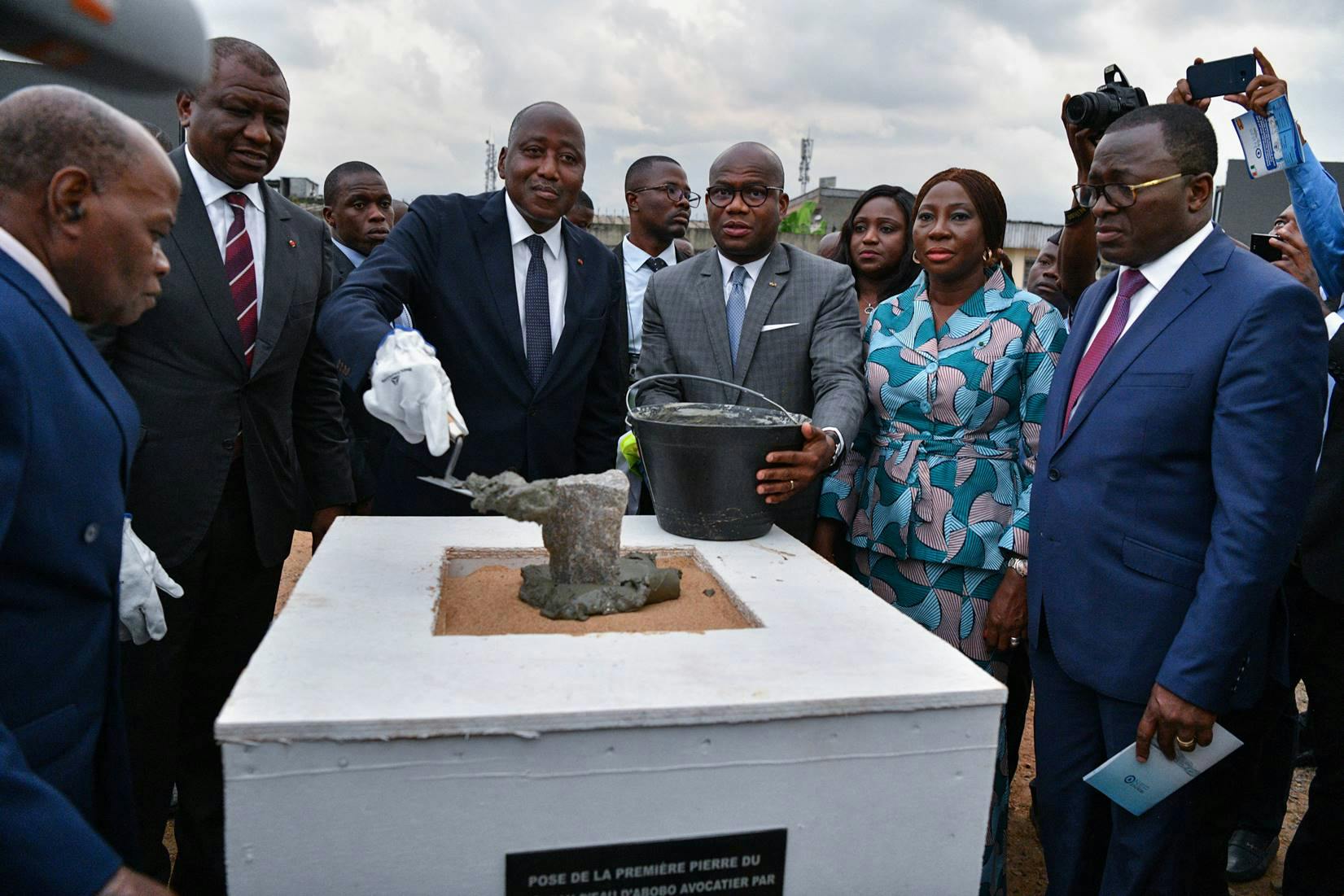 Eau potable : le Premier Ministre Amadou Gon Coulibaly lance les travaux de construction d’un château d’eau à Abobo-Avocatier