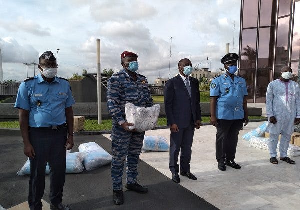 Coronavirus : 20 mille masques aux usagers du secteur des transports ( Côte d’Ivoire)