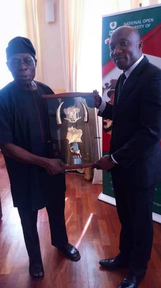 Seth KOKO reçu par Olusegun Obasanjo ex Président du Nigéria