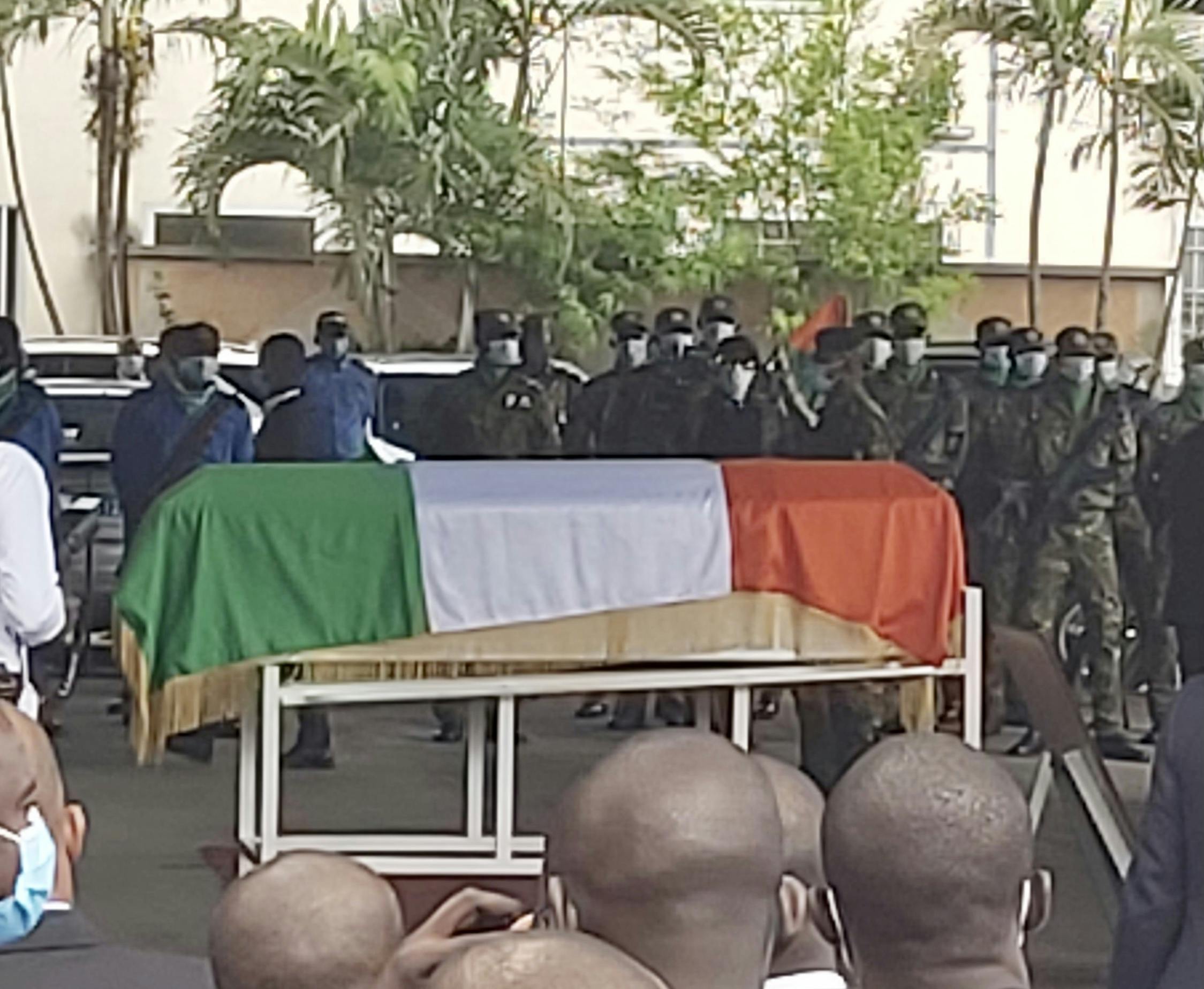 Obsèques de Sidy Diallo : honneurs civils et militaires rendus par la République, en présence de nombreux parents et amis