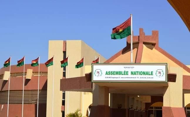 Législatives 2020 au Burkina Faso : des ministres dont Alpha Barry élus, la liste complète des 127 députés