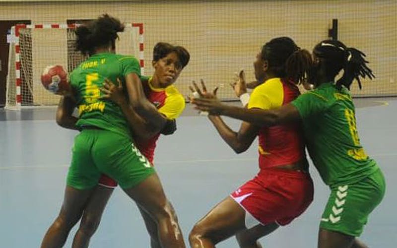 Handball à Yaoundé : Le Cameroun et la RD Congo en quart après les défaites du Nigeria et du Kenya