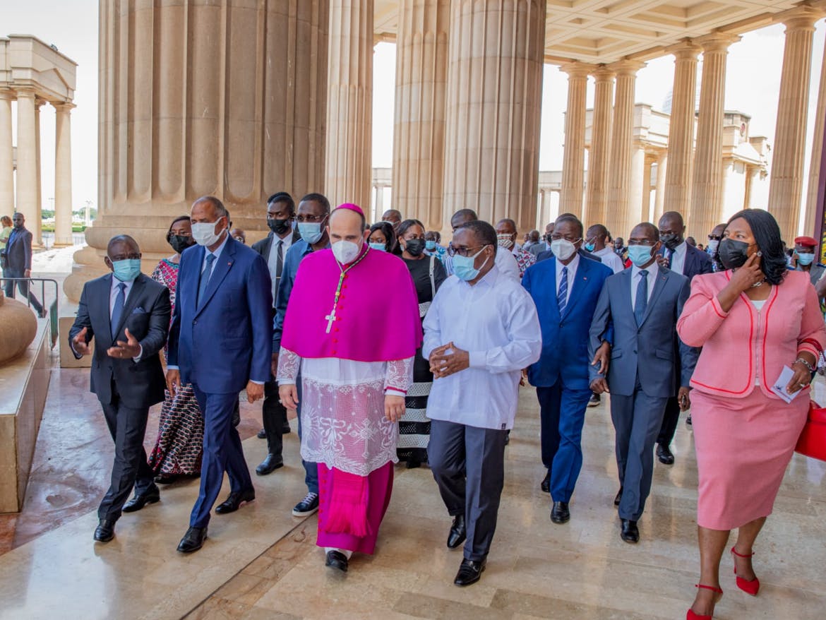 Journée de la Paix : le Premier ministre Patrick Achi prend part à une messe à la basilique de Yamoussoukro
