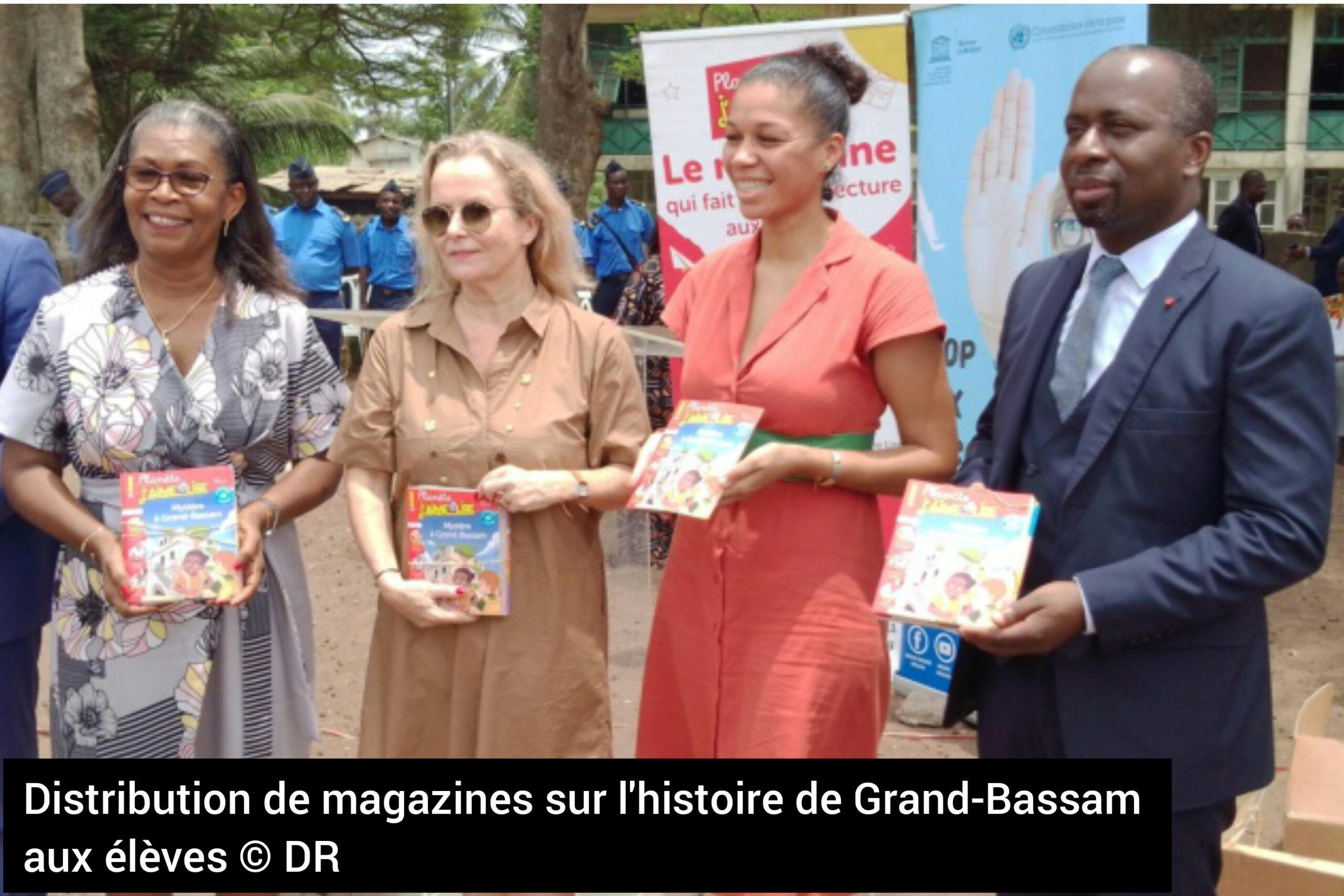 Valorisation du patrimoine culturel : Anne Lemaistre donne les raisons de la distribution des magazines aux élèves de Grand-Bassam