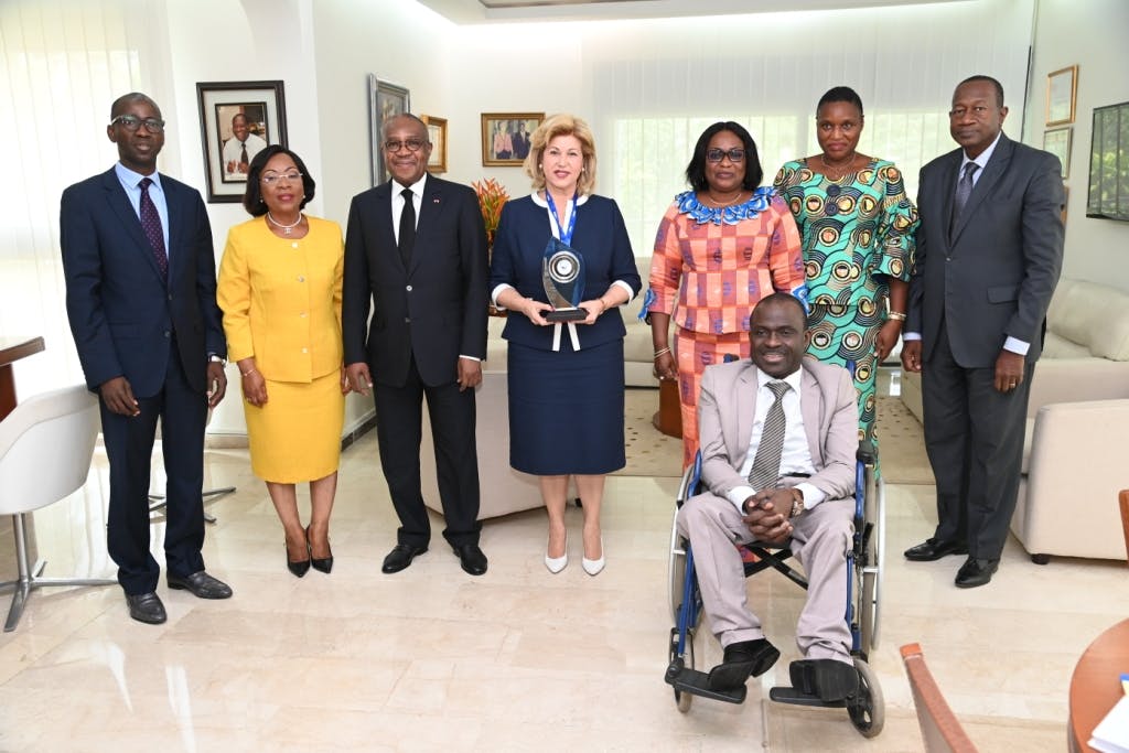 Droits de l’Homme : Madame Dominique Ouattara reçoit un prix d’honneur (CNDH)