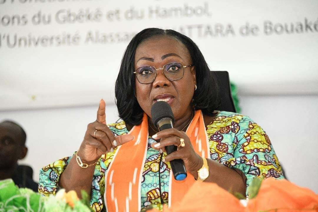 En visite de travail à Bouaké, la ministre Anne Désirée Ouloto invite les fonctionnaires de la vallée de Bandama à être des agents irréprochables et à donner le meilleur d’eux-mêmes 