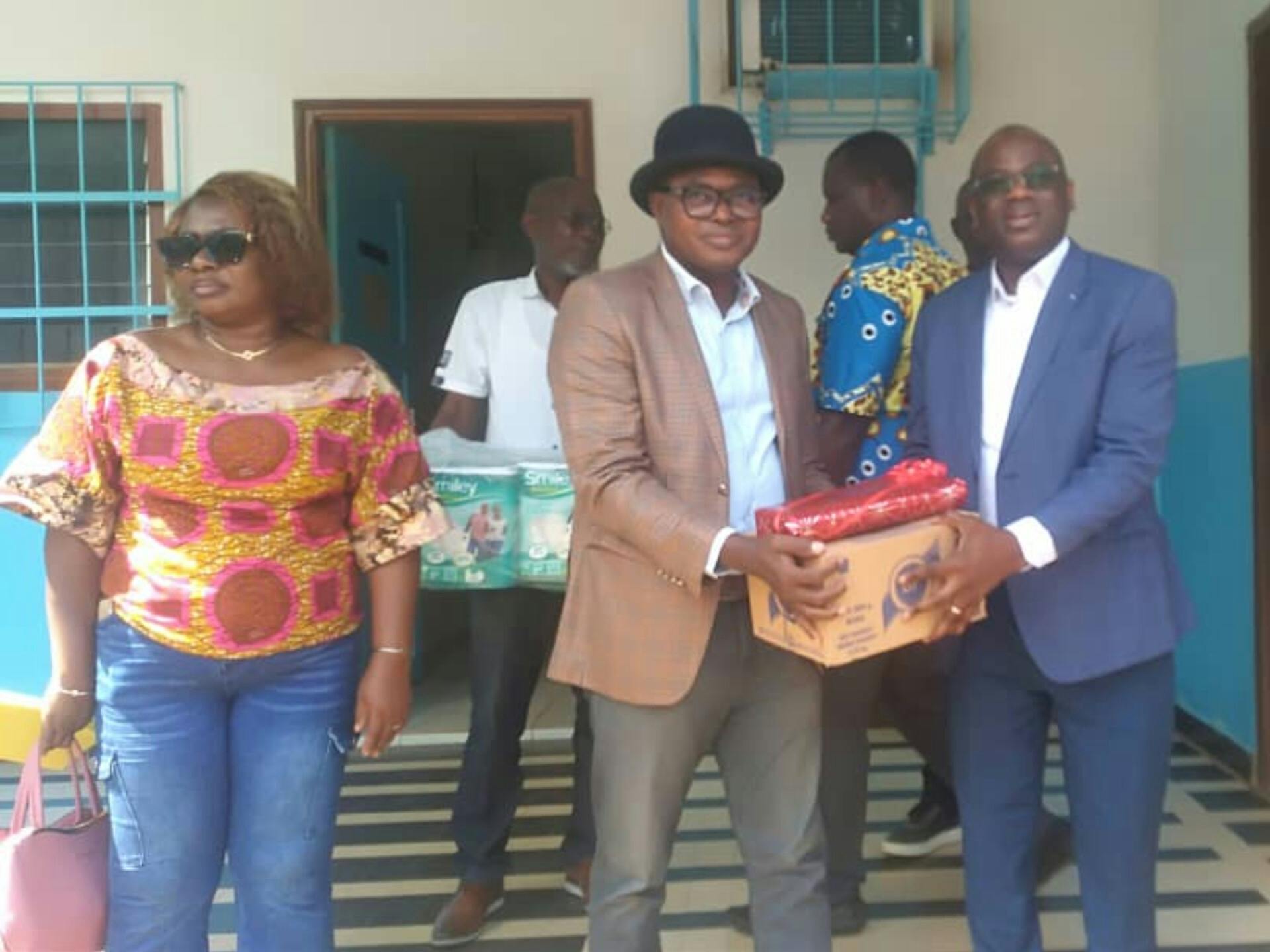 Côte d’Ivoire : MS-MÉDIAS offre des kits aux femmes atteintes de fistule obstétricale