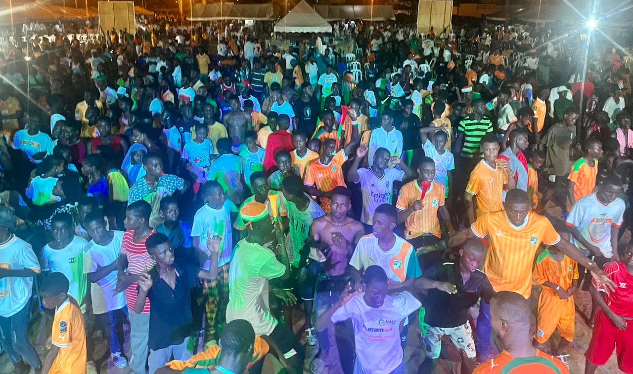 Village Can Akwaba de Port-Bouët – Demi-finale : Les supporters de l’équipe nationale Ivoirienne entrent en transe