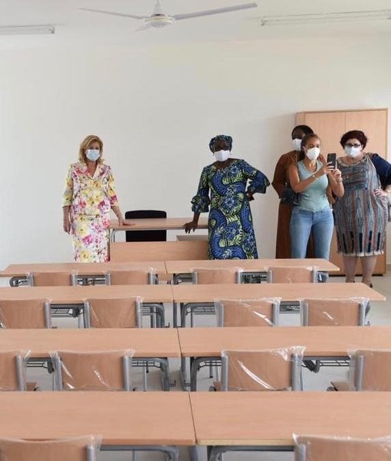 Côte d’Ivoire : Dominique Ouattara au groupe scolaire d’excellence d’Abobo (Children of Africa)