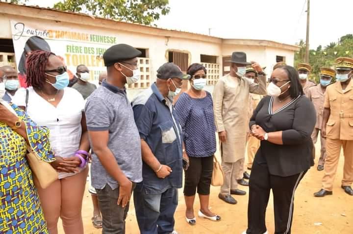 Anne Ouloto célèbre  la jeunesse du Cavally  (Côte d’ivoire)