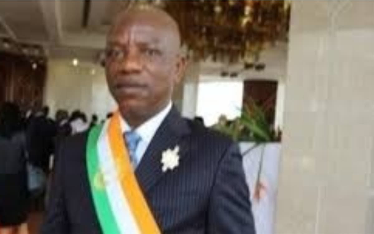 En campagne, un sénateur giflé à Bangolo (Côte d’Ivoire, législatives 2021)