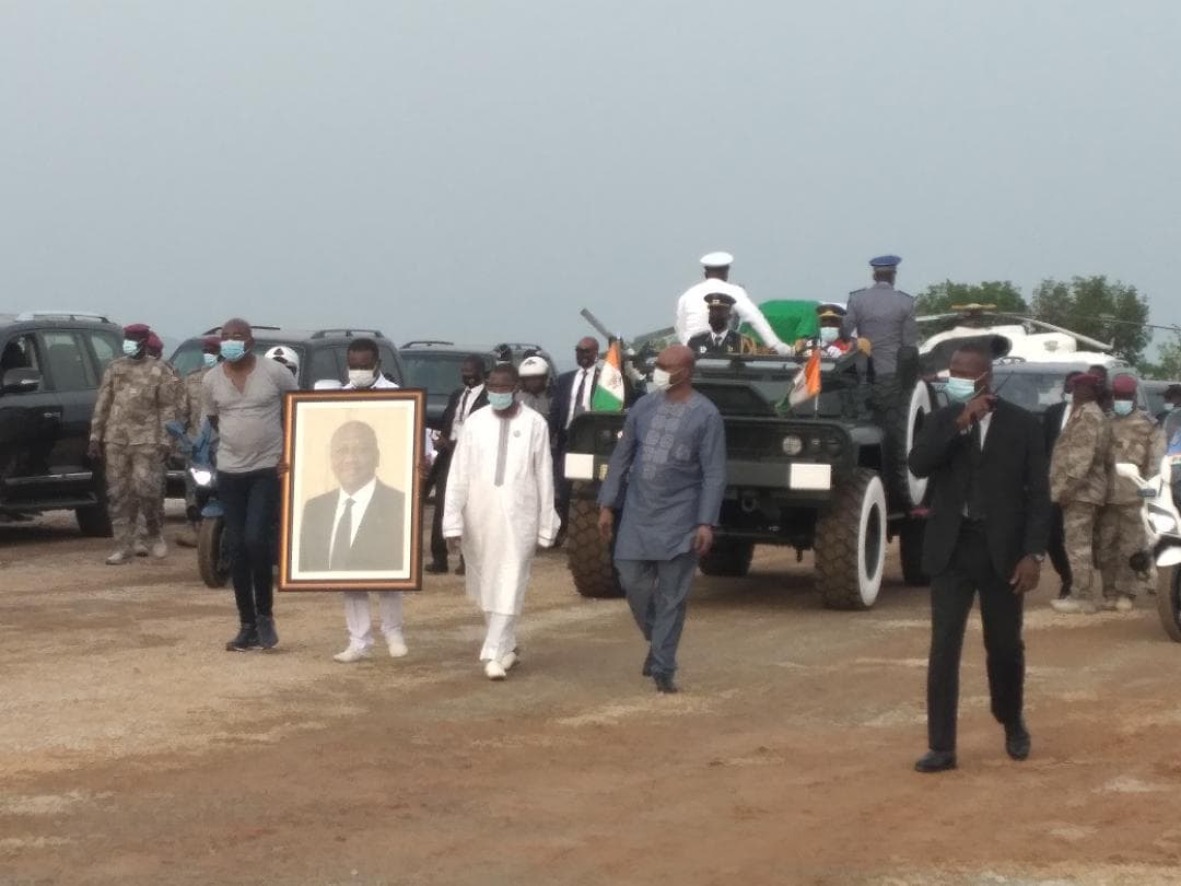 Séguéla: la dépouille du Premier Ministre Hamed Bakayoko est arrivée à 17 h 27 (Côte d’Ivoire)