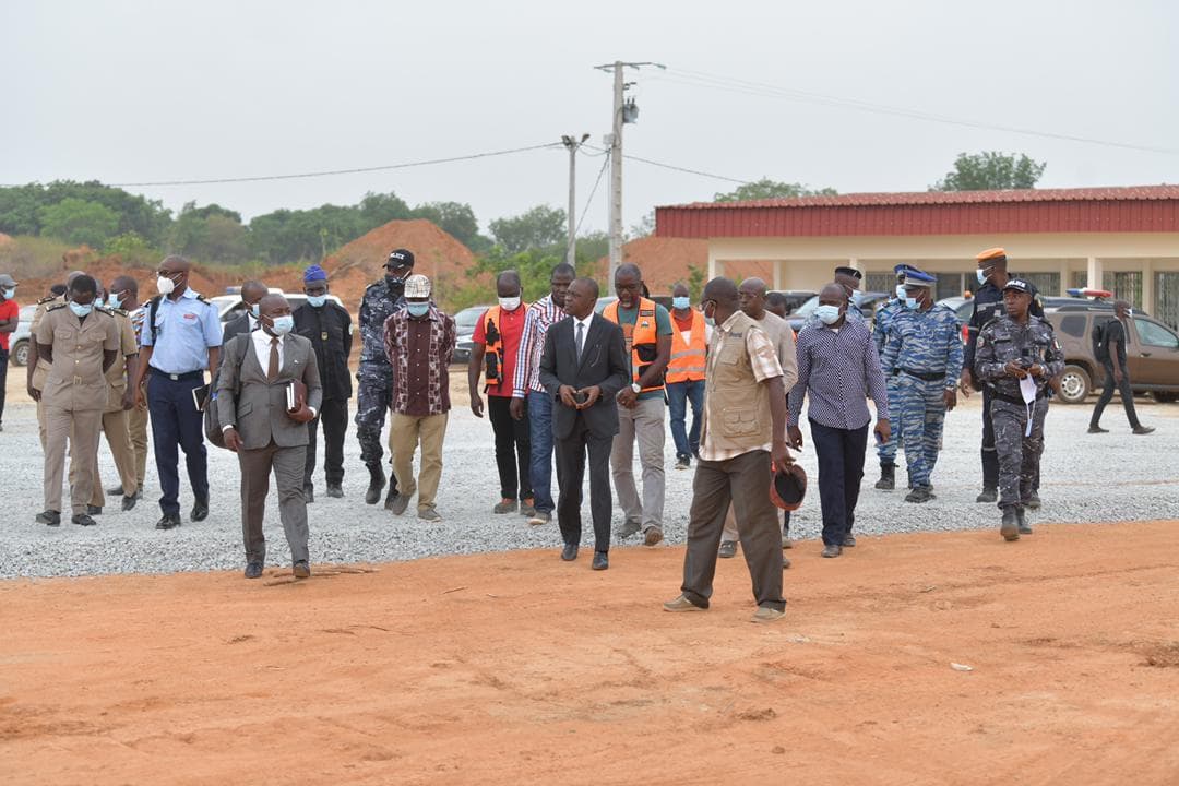 Obsèques du Premier Ministre Hamed Bakayoko : Amadou Koné s’assure de l’état de réalisation des travaux à l’aéroport de Séguéla