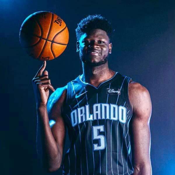 Travail des enfants : la star du NBA, Mo Bamba, félicite Dominique  Ouattara ( journée mondiale de l’Afrique)