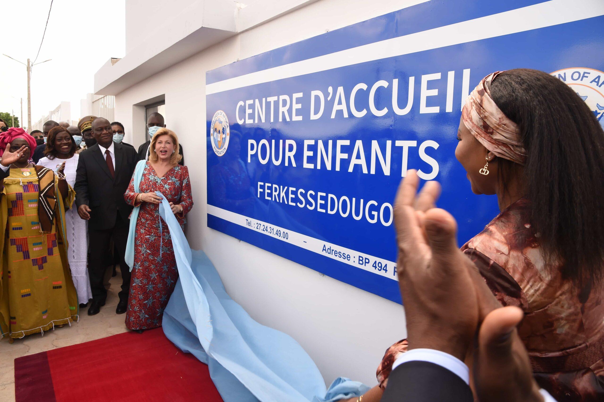 Ferkessédougou : Dominique Ouattara inaugure le centre d’accueil pour enfants en détresses et équipe un centre de santé