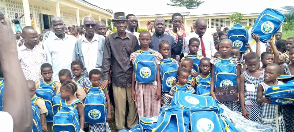 Côte d’Ivoire : Dominique Ouattara offre 200 kits scolaires à Zouatta1 (Facobly)