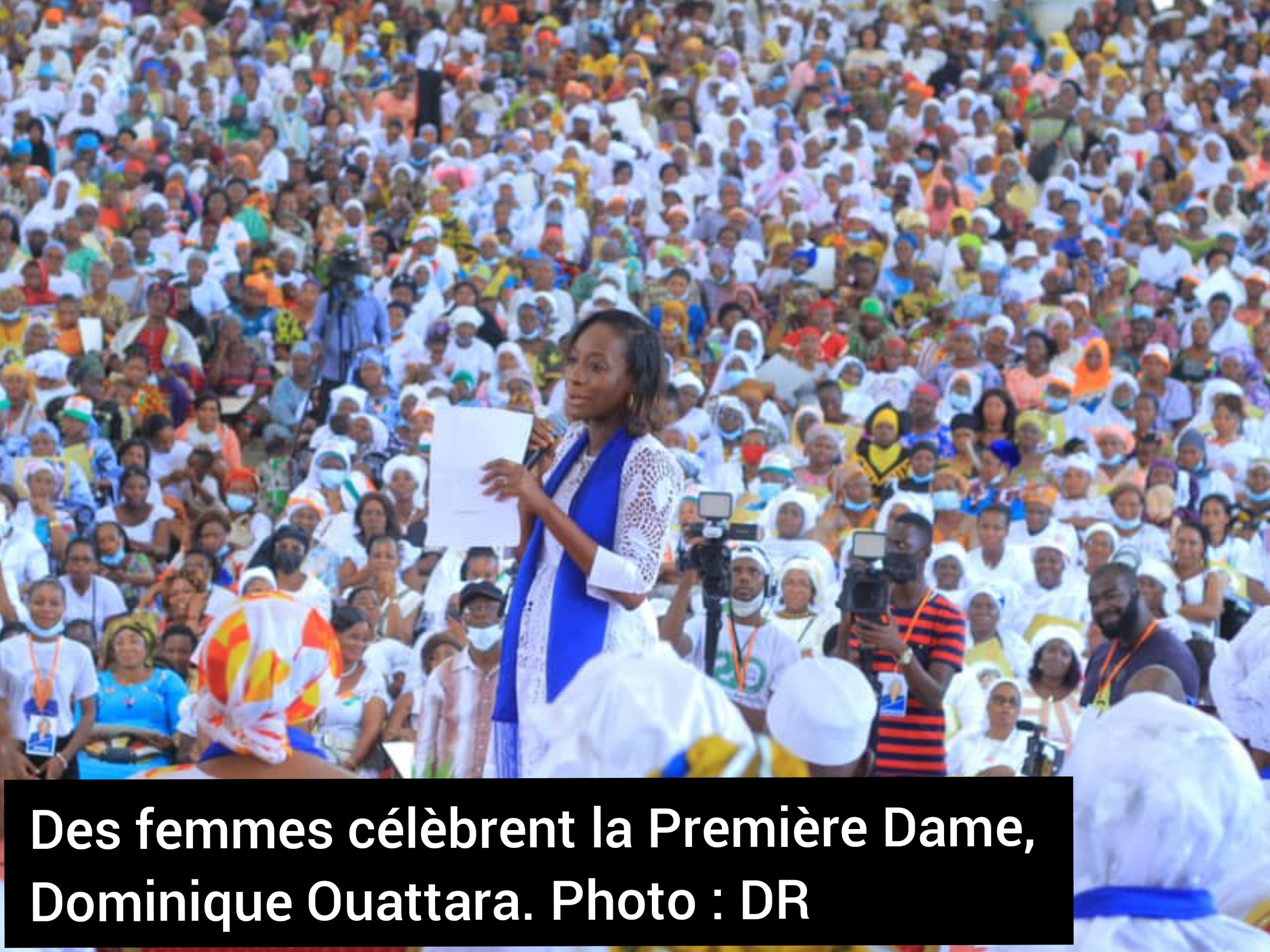 Côte d’Ivoire : Dominique Ouattara célébrée pour ses actions de bienfaisance