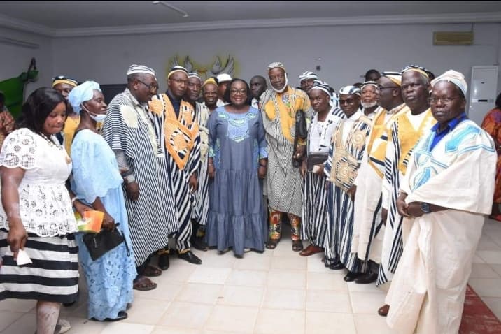 Anne OULOTO à ses parents WÊ depuis Bouaké: ne me laissez pas marcher seule (Côte d’Ivoire)