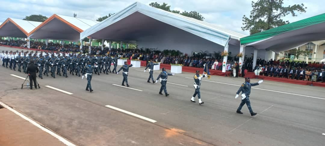 Défilé militaire-An 62 – Côte d’Ivoire :  Amadou Koné félicite le détachement des Affaires Maritimes 