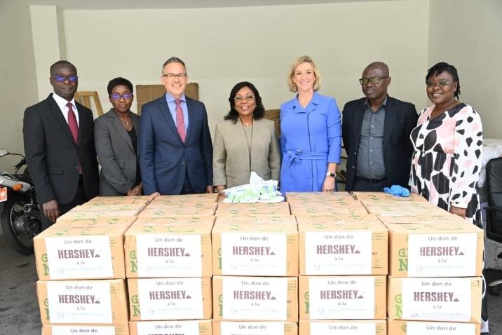 Côte d’Ivoire : la compagnie Hershey offre 2.851 kits alimentaires « Grow Nut » à la Fondation Children Of Africa