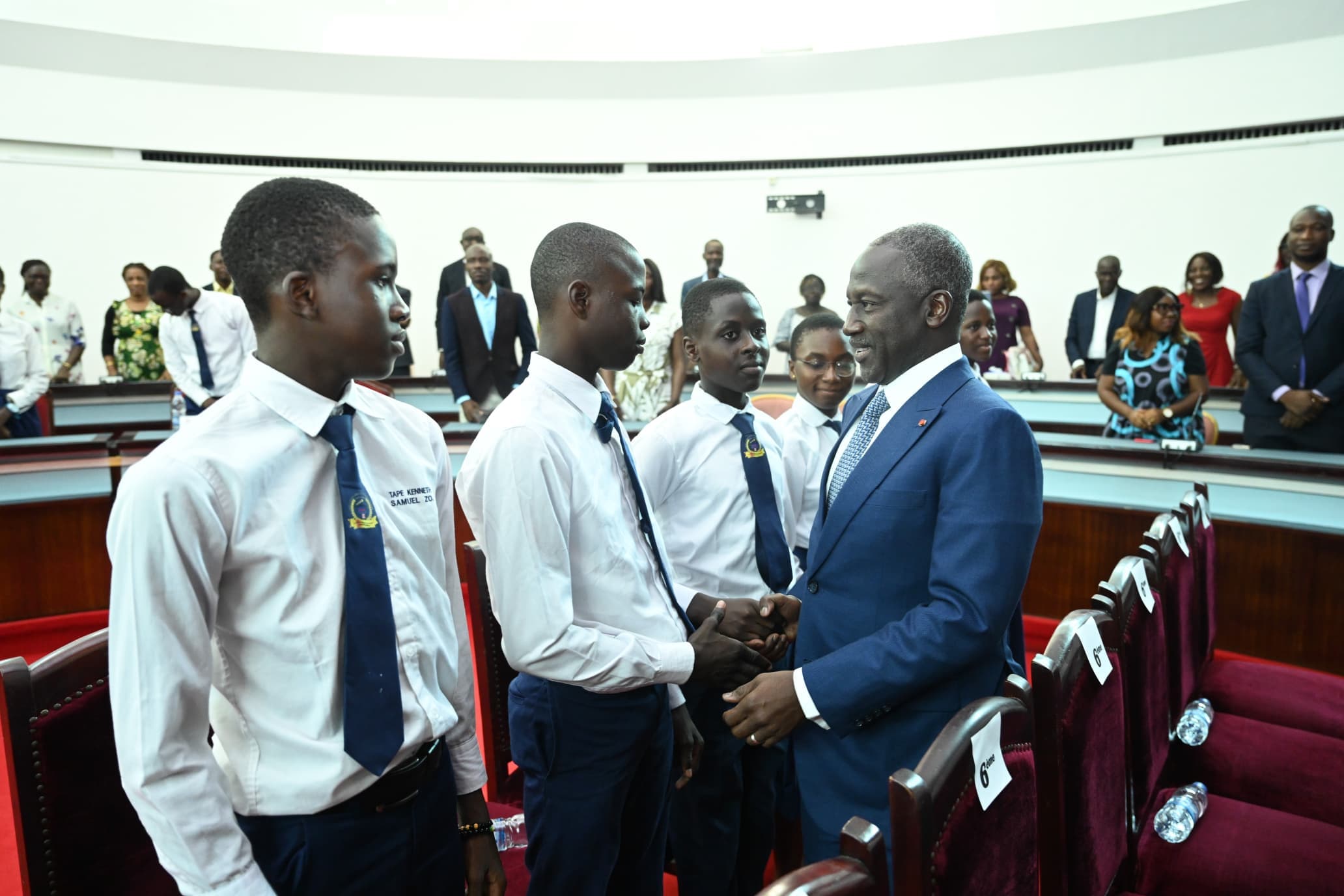 Côté d’Ivoire : les meilleurs élèves du lycée Alassane Ouattara de Grand-Bassam reçus par le président Bictogo