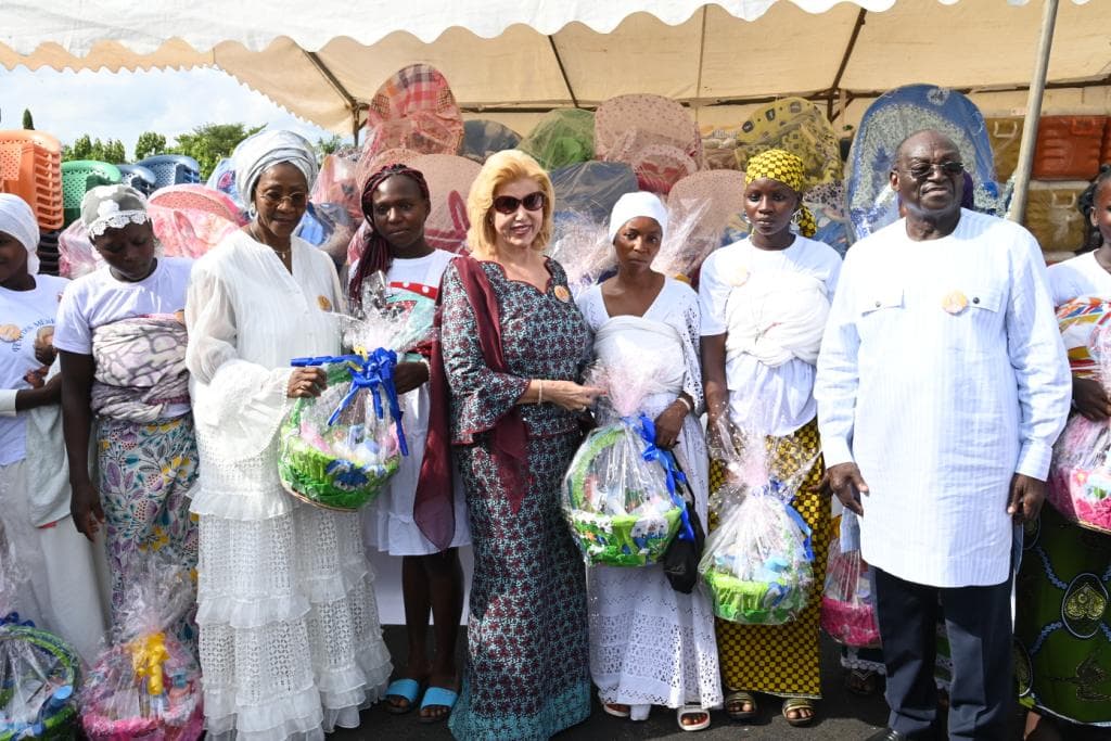 Fête des mères 2024 à Tafiré :  Dominique Ouattara fait de nombreux dons et offre 400 millions FCFA de FAFCI additionnel aux femmes de la région du Hambol