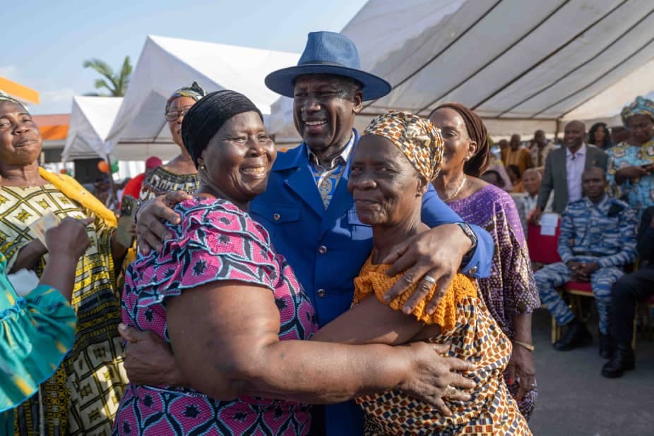 Yopougon : Adama BICTOGO célèbre son anniversaire en faisant des dons à 1 000 retraités