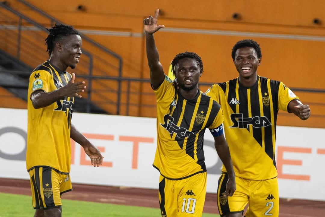 Football-Coupe de laConfédération : (6e journée) : L’ASEC Mimosas en quart de finale après sa victoire sur Orapa et la défaite du Jaraaf