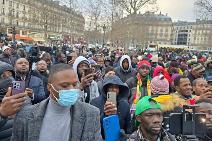 Sortie de la CEDEAO : les diasporas du Burkina Faso, du Mali et du Niger en France manifestent pour dire NON